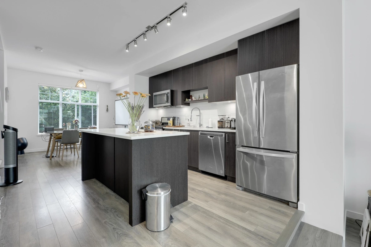 Family Room Photo of 39 15268 28 Avenue, Surrey, BC