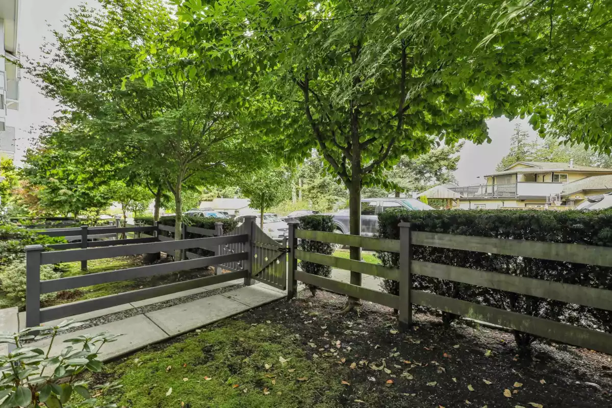 Front Yard Photo of 39 15268 28 Avenue, Surrey, BC