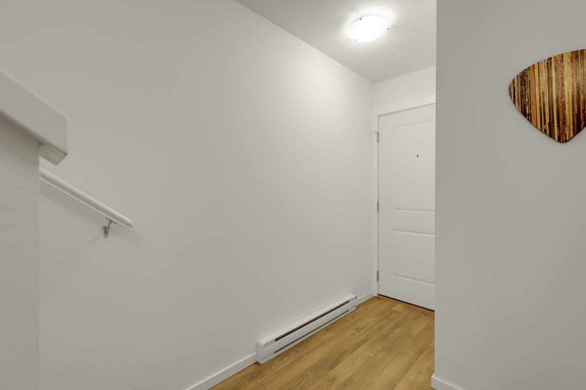 Hallway Photo of 39 15268 28 Avenue, Surrey, BC
