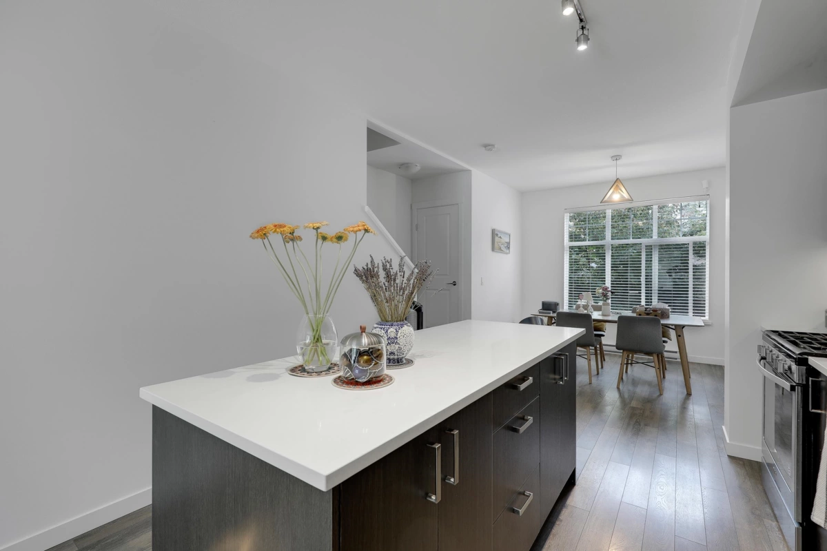 Living Room Photo of 39 15268 28 Avenue, Surrey, BC