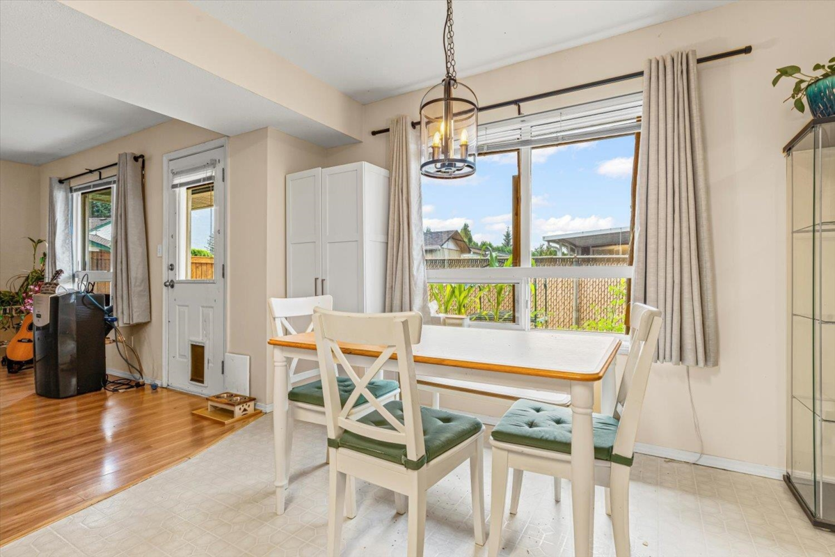 Mudroom Photo of 2 1656 Agassiz-Rosedale Highway No 9 Highway, Agassiz, BC