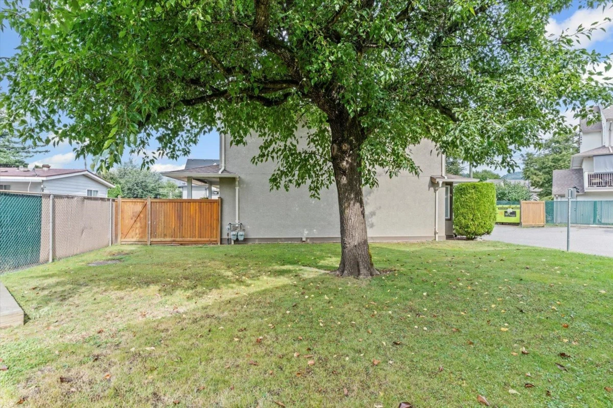 Outdoor Deck Photo of 2 1656 Agassiz-Rosedale Highway No 9 Highway, Agassiz, BC