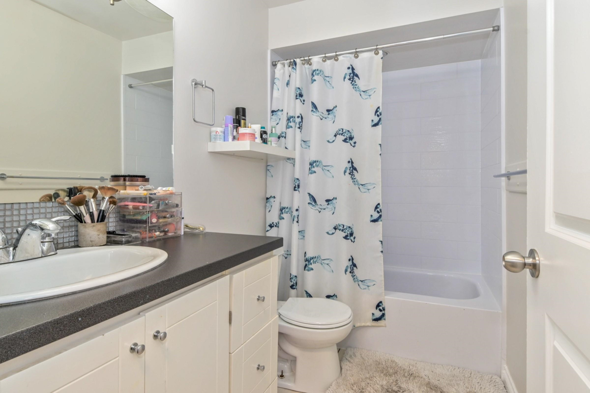 Bedroom 2 Photo of 424 34909 Old Yale Road, Abbotsford, BC