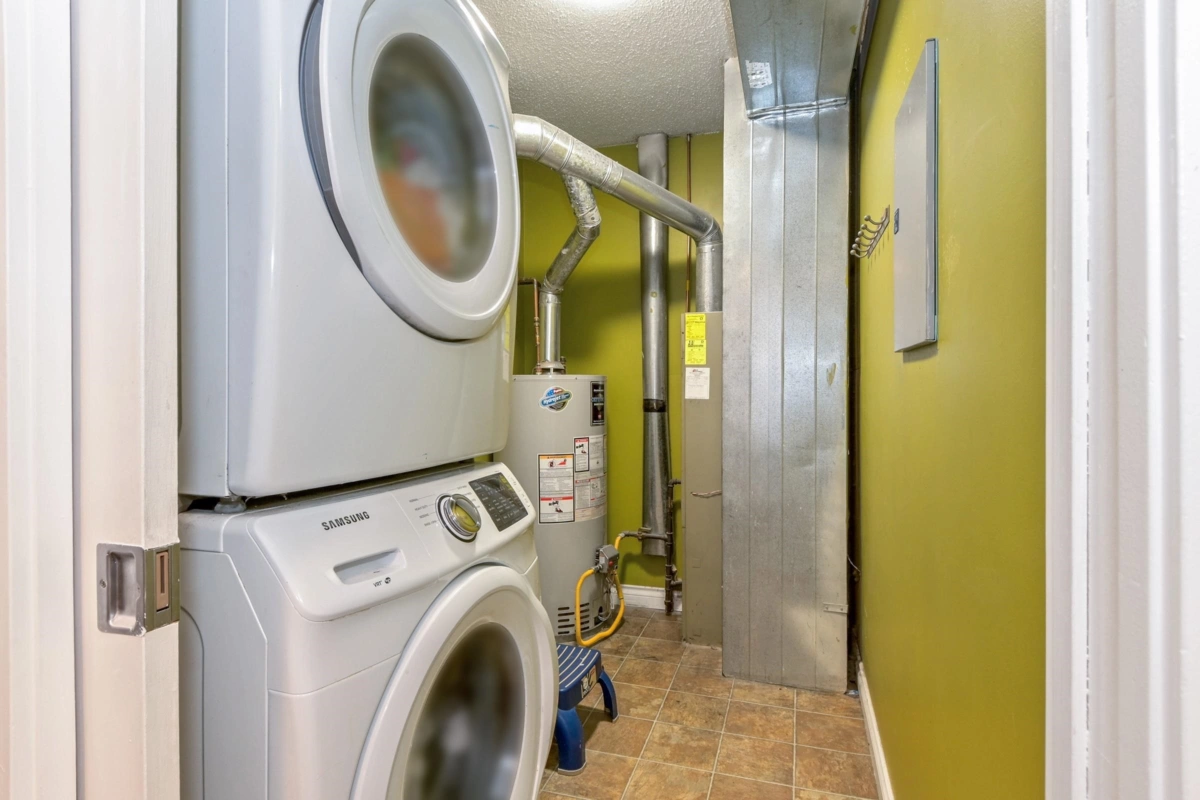 Bedroom 3 Photo of 424 34909 Old Yale Road, Abbotsford, BC