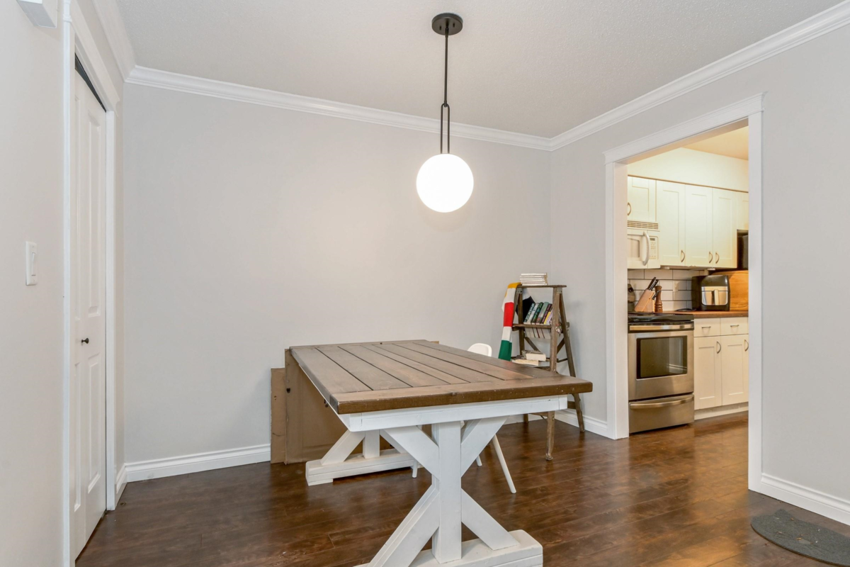 Family Room Photo of 424 34909 Old Yale Road, Abbotsford, BC