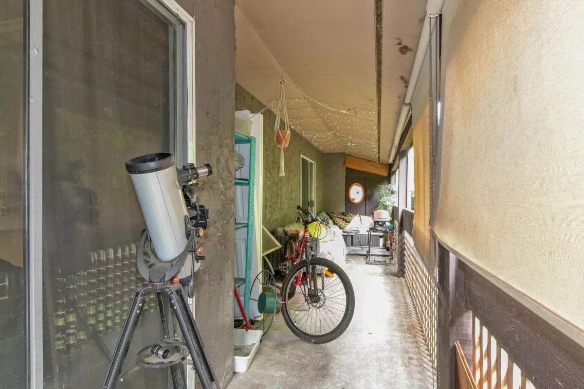 Guest Bathroom Photo of 424 34909 Old Yale Road, Abbotsford, BC