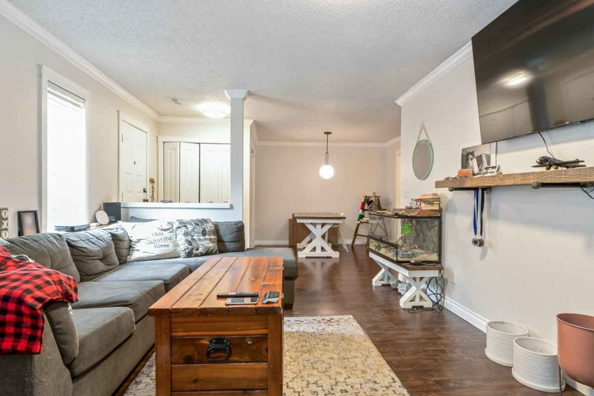 Living Room Photo of 424 34909 Old Yale Road, Abbotsford, BC
