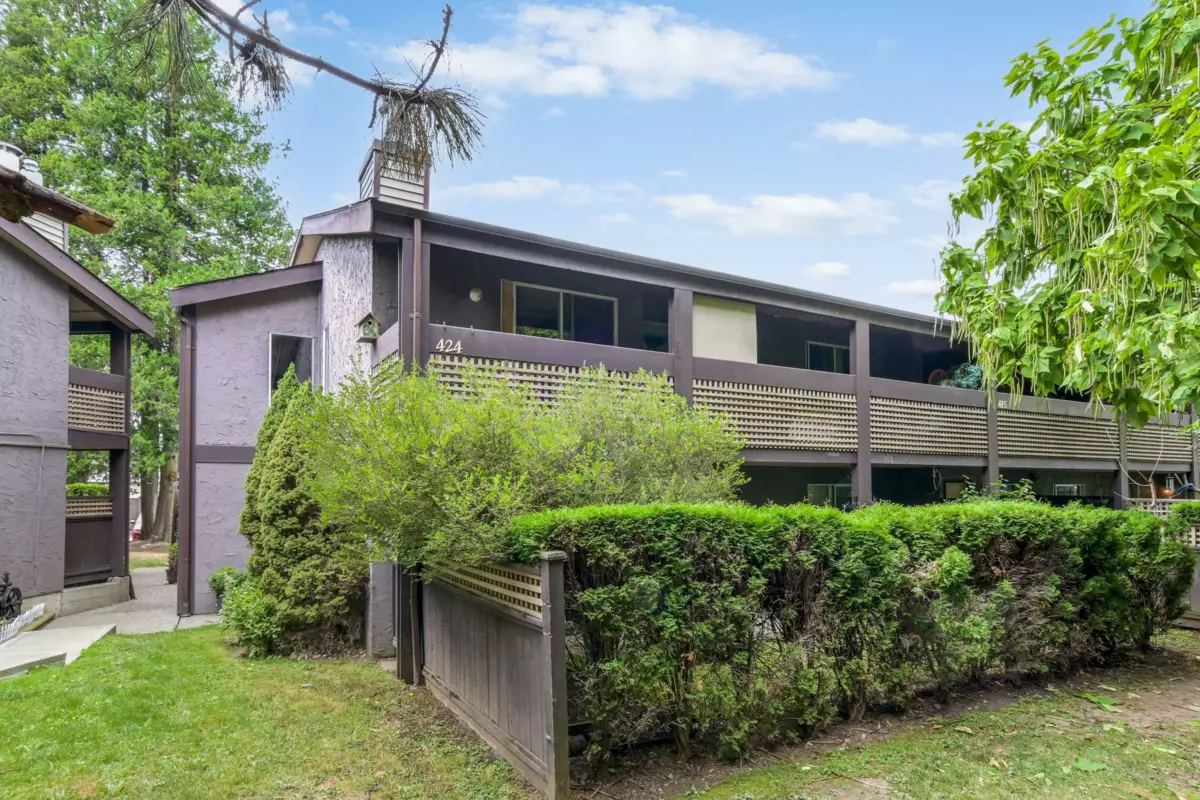 Powder Room Photo of 424 34909 Old Yale Road, Abbotsford, BC