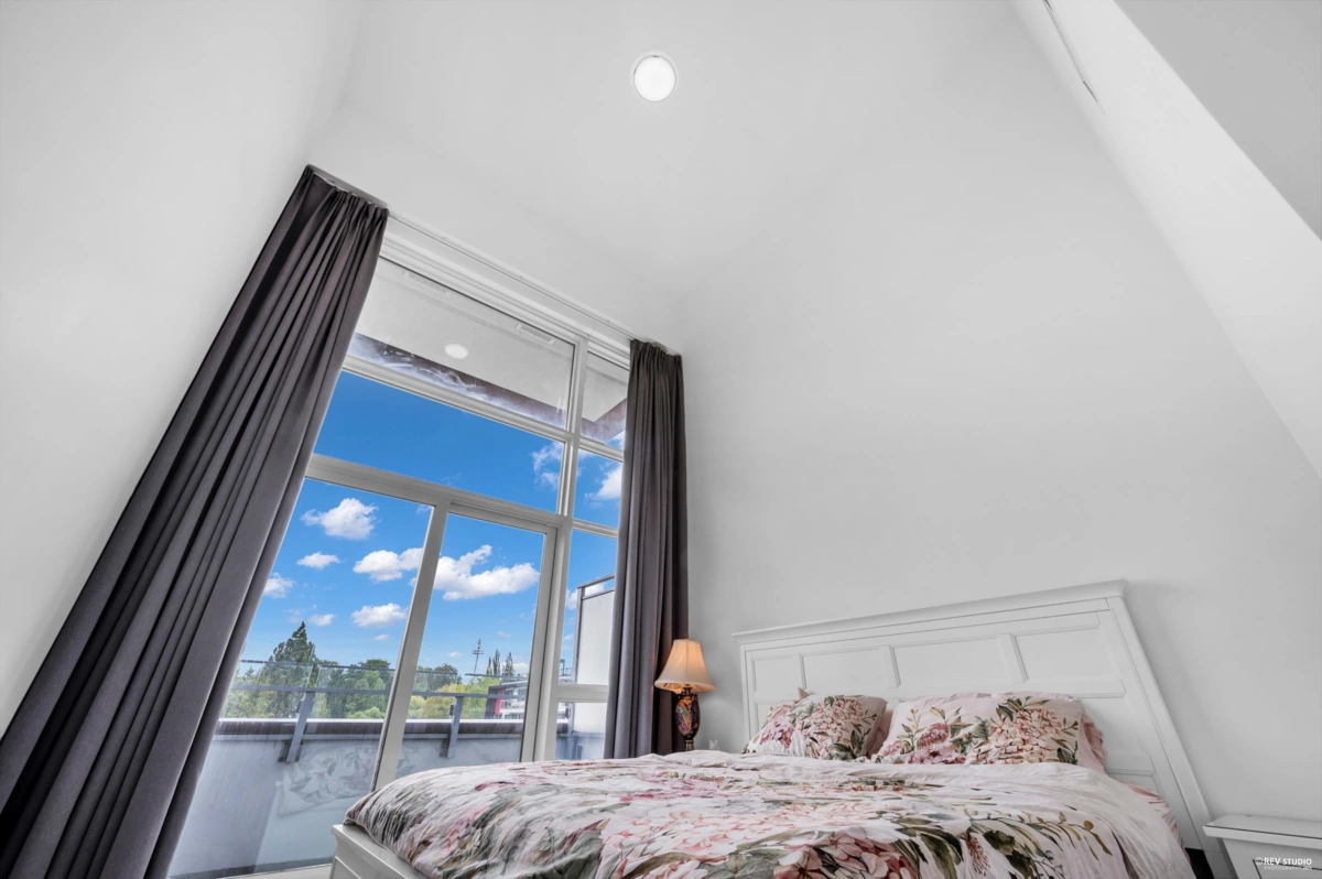 Powder Room Photo of 604 5077 Cambie Street, Vancouver, BC