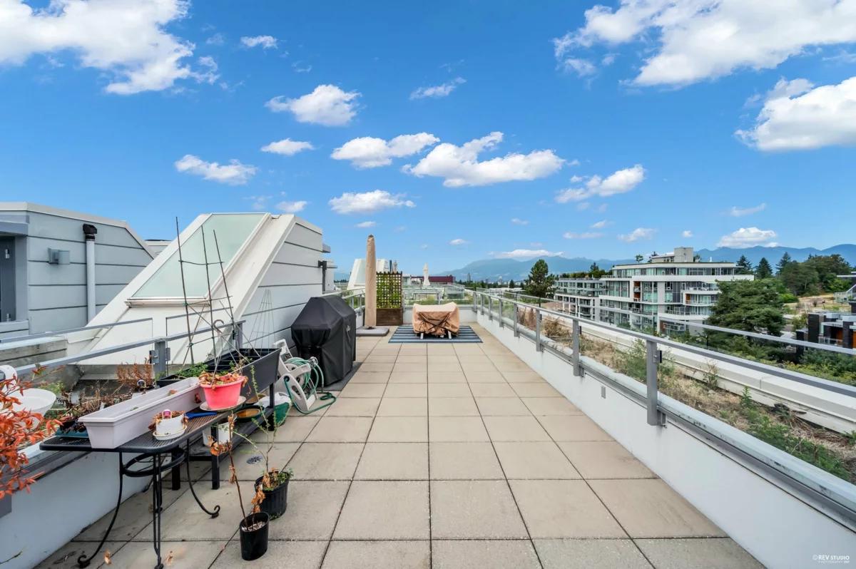 Swimming Pool Photo of 604 5077 Cambie Street, Vancouver, BC