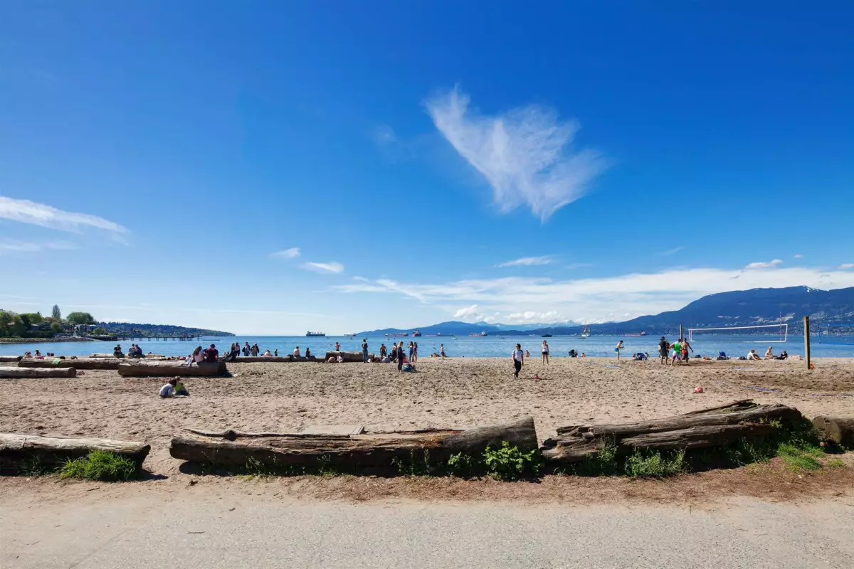 Entry Foyer Photo of 1325/27 Laburnum Street, Vancouver, BC