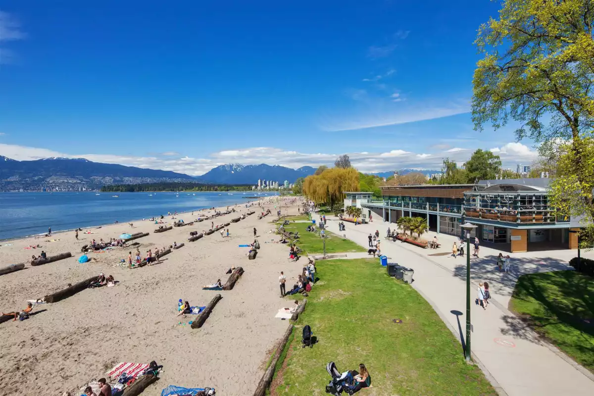 Hallway Photo of 1325/27 Laburnum Street, Vancouver, BC