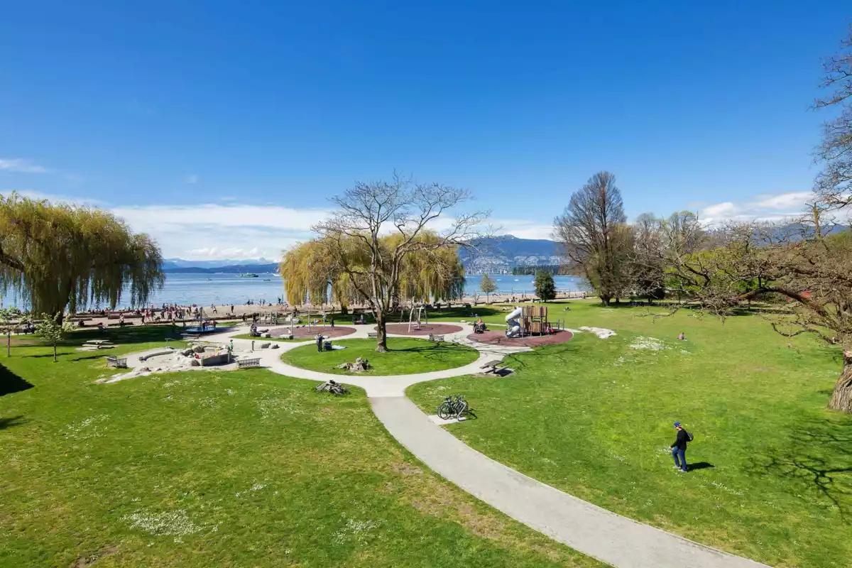 Laundry Room Photo of 1325/27 Laburnum Street, Vancouver, BC