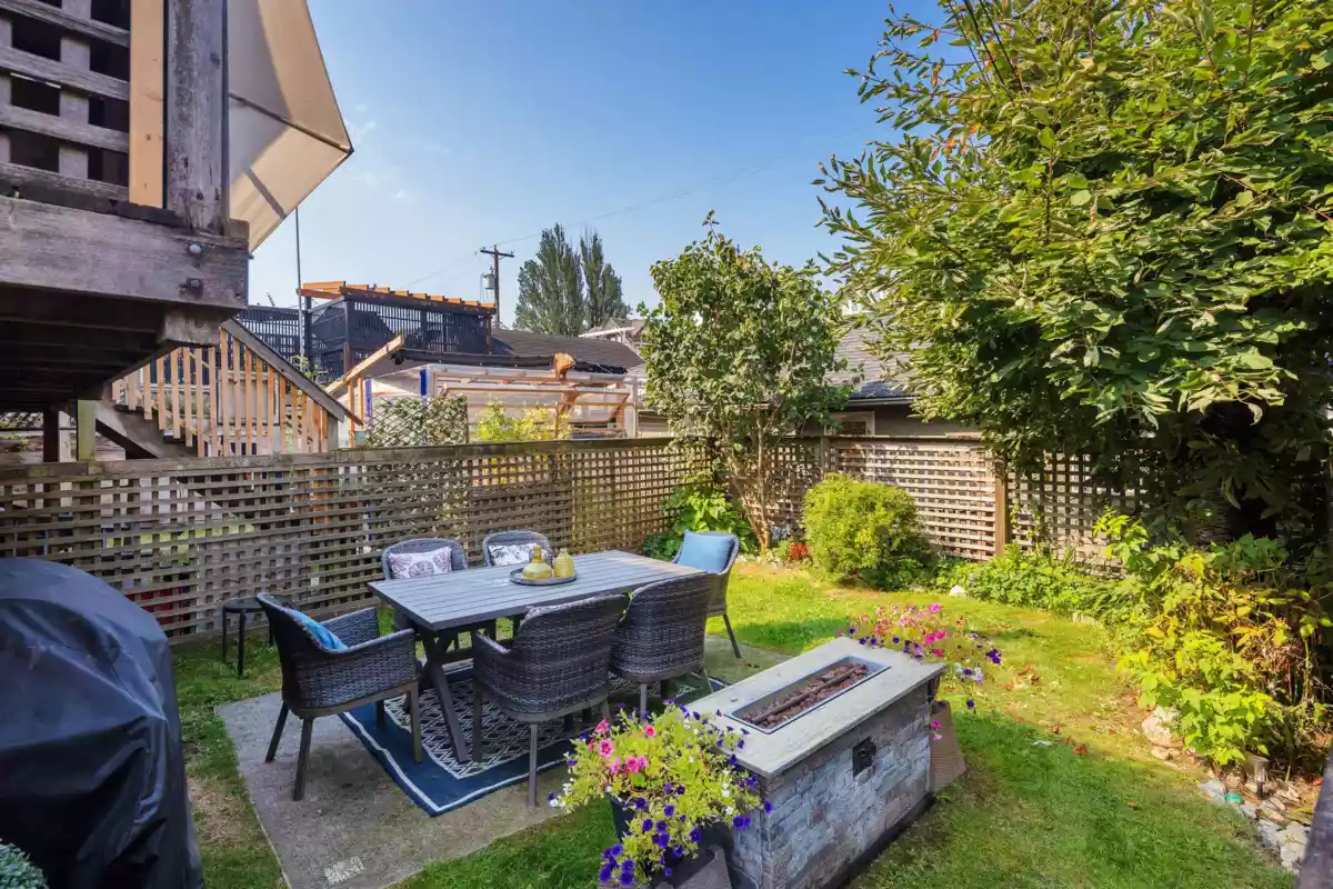 Primary Bedroom Photo of 1325/27 Laburnum Street, Vancouver, BC