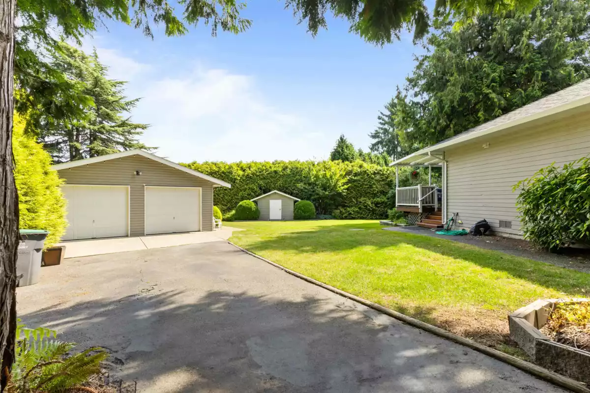 Family Room Photo of 7324 149a Street, Surrey, BC
