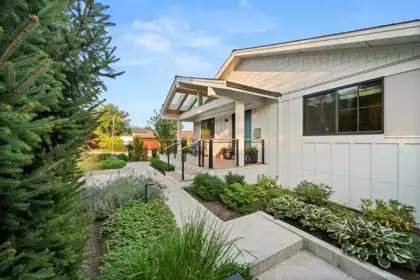 995 Calverhall Street, North Vancouver, BC, North Vancouver — Single Family Residence for sale