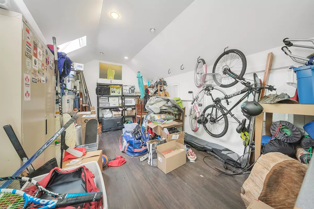 Front Yard Photo of 2903 W 42nd Avenue, Vancouver, BC