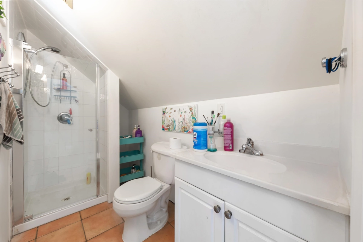 Powder Room Photo of 2903 W 42nd Avenue, Vancouver, BC