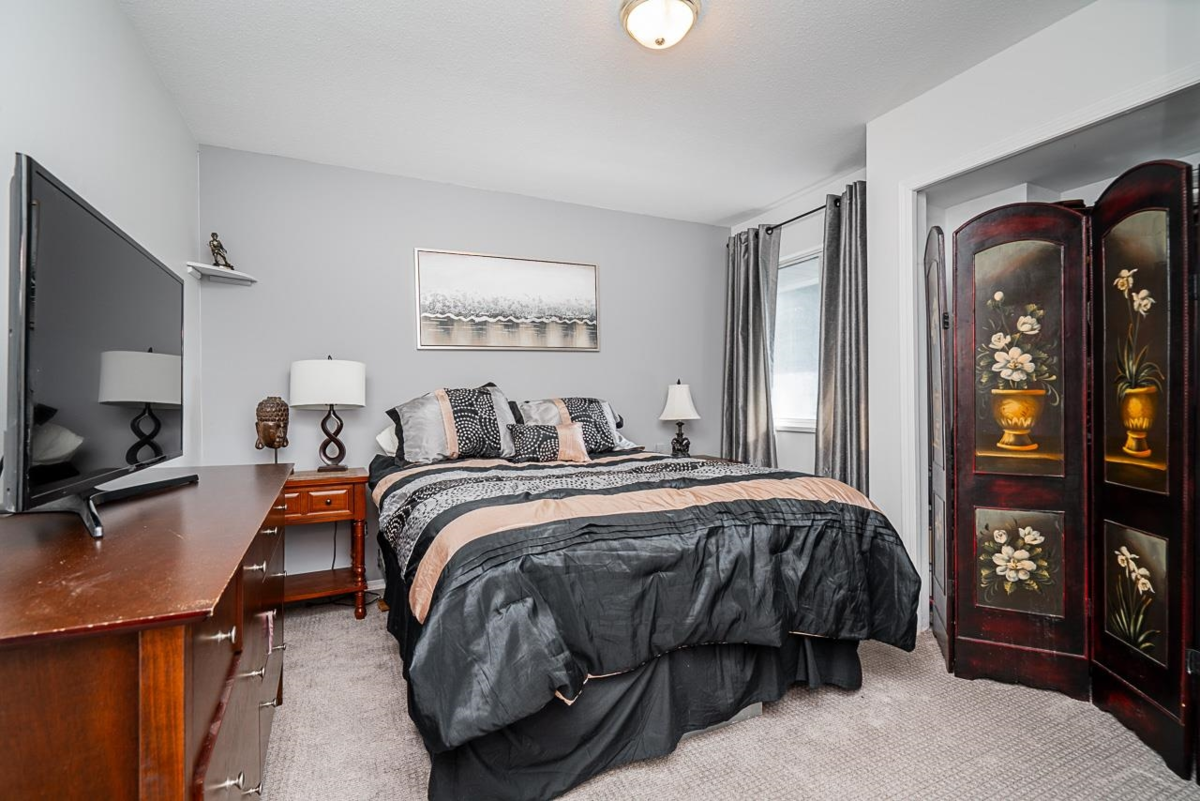 Backyard Photo of 6556 Claytonhill Place, Surrey, BC