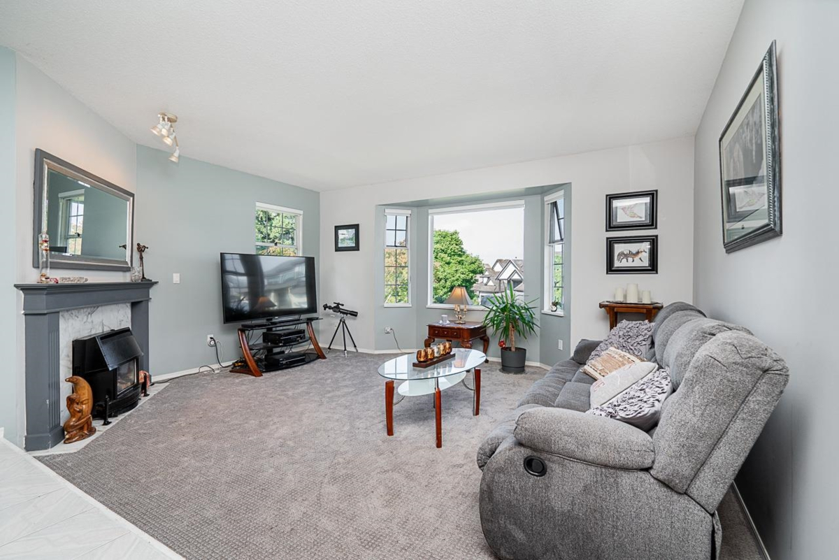 Dining Area Photo of 6556 Claytonhill Place, Surrey, BC