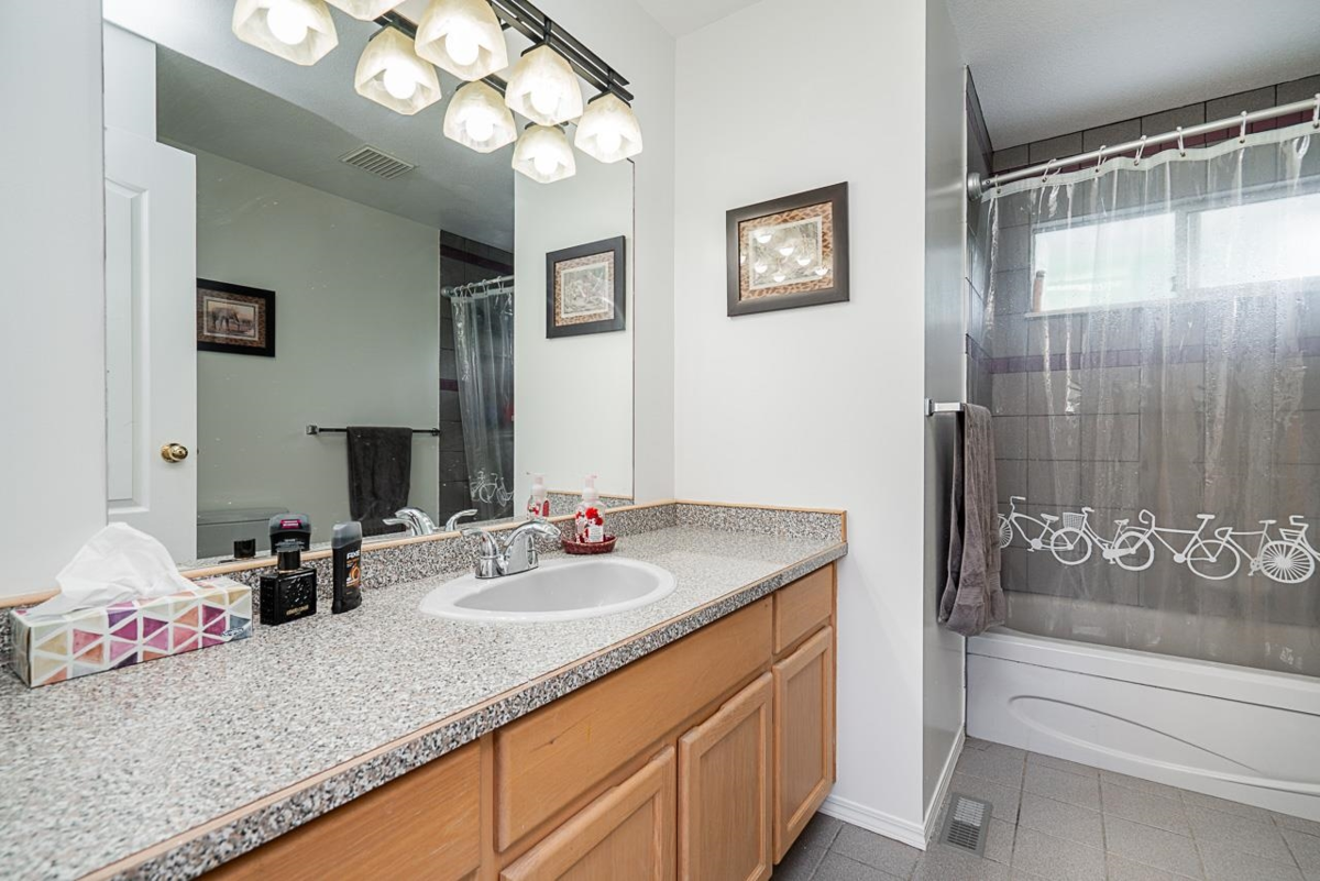 Garden / Landscaping Photo of 6556 Claytonhill Place, Surrey, BC