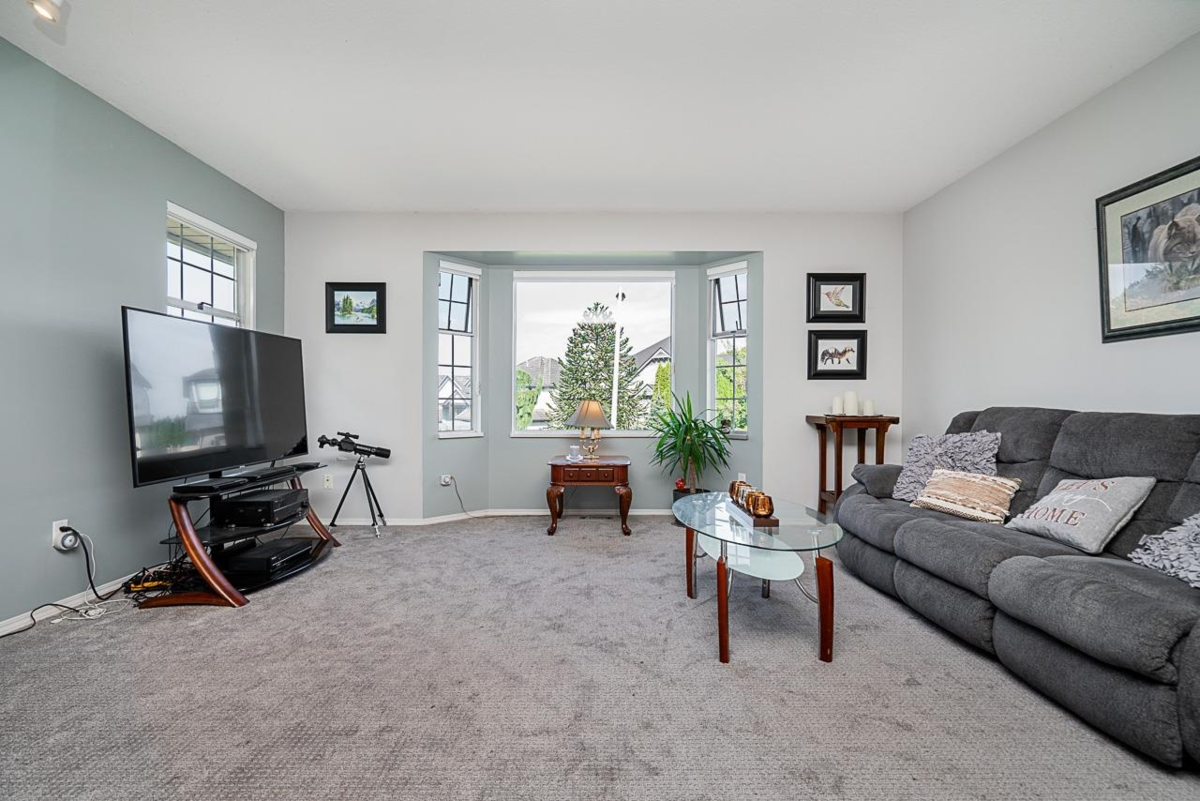 Kitchen Island Photo of 6556 Claytonhill Place, Surrey, BC