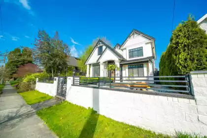 813 Dublin Street, New Westminster, BC, New Westminster — 8 bed single family residence for sale