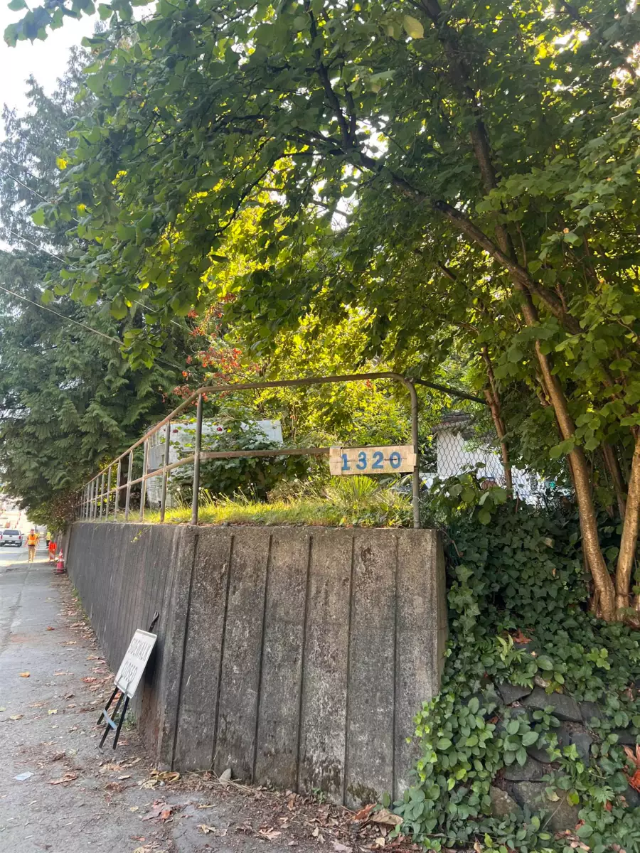 Kitchen Photo of 1320 Austin Avenue, Coquitlam, BC