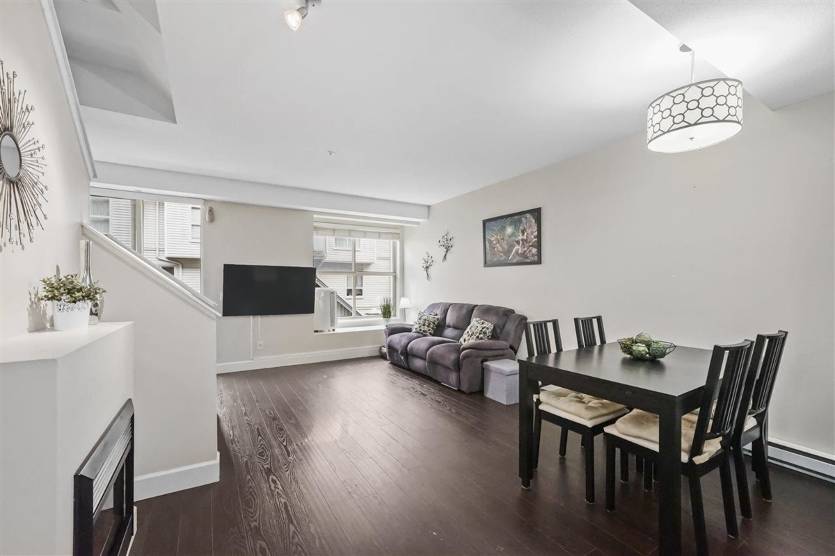 Dining Area Photo of 228 2108 Rowland Street, Port Coquitlam, BC