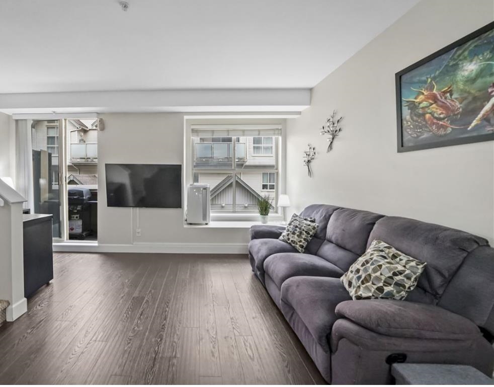 Kitchen Photo of 228 2108 Rowland Street, Port Coquitlam, BC