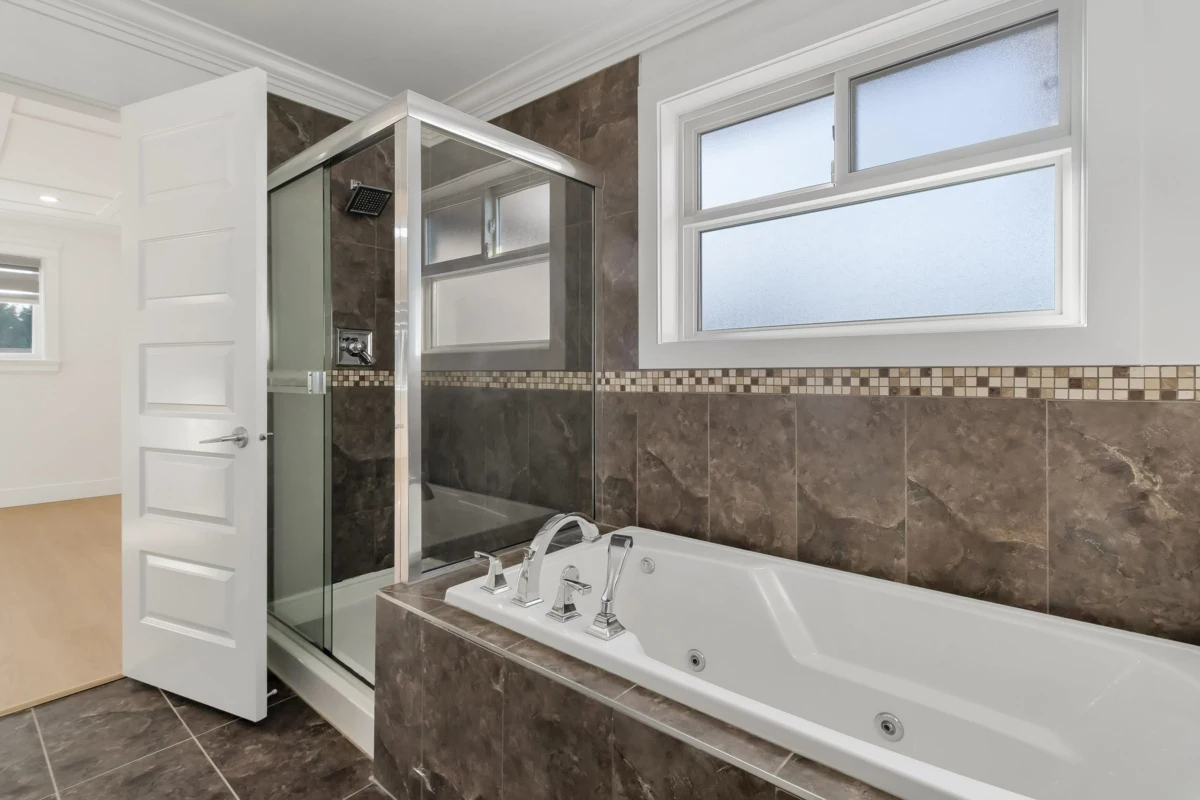 Guest Bathroom Photo of 7297 115a Street, Delta, BC