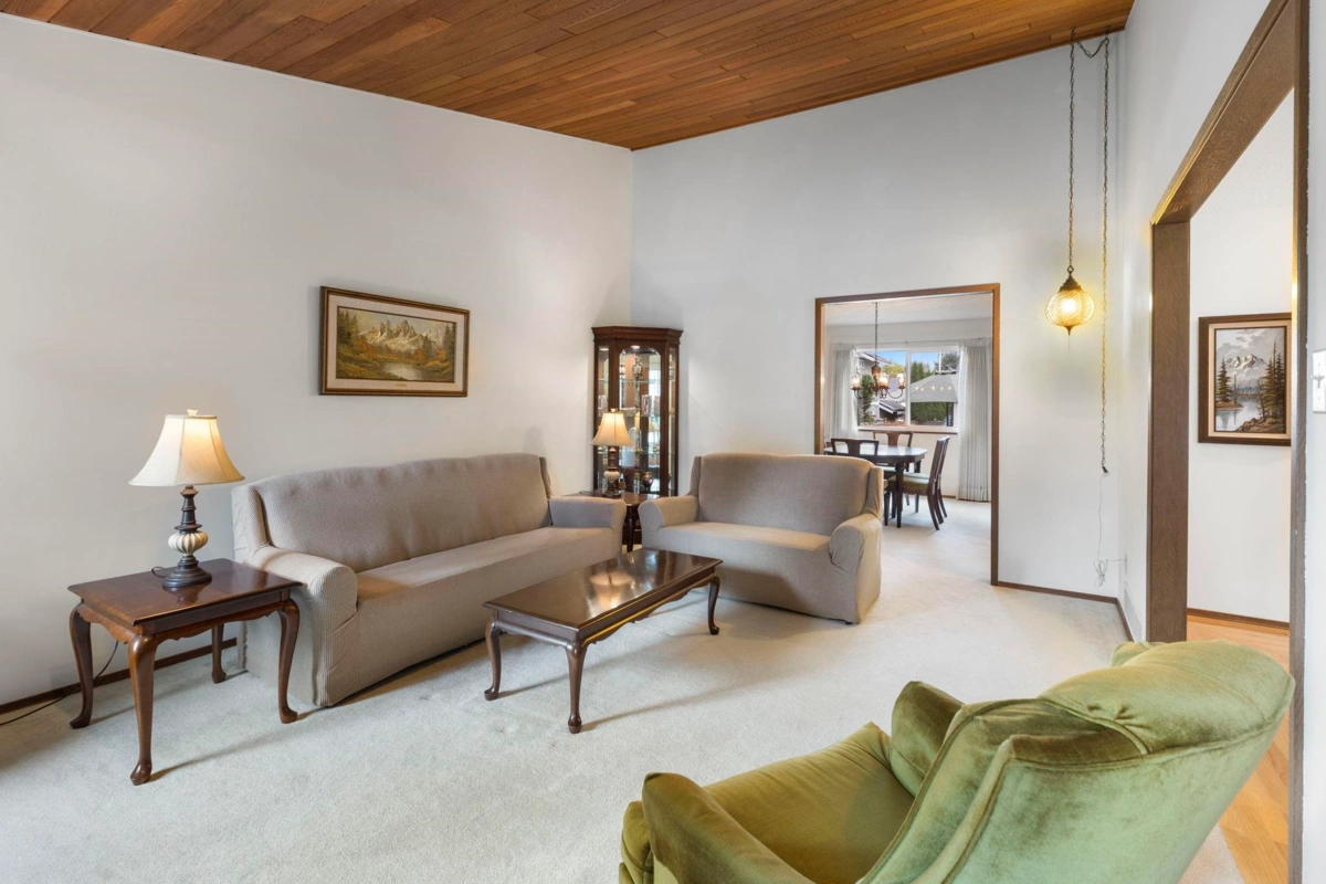 Breakfast Nook Photo of 8985 145 Street, Surrey, BC