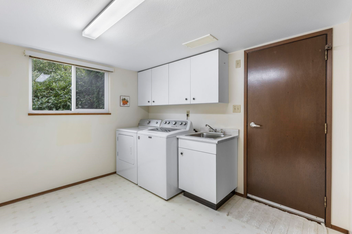 Garden / Landscaping Photo of 8985 145 Street, Surrey, BC