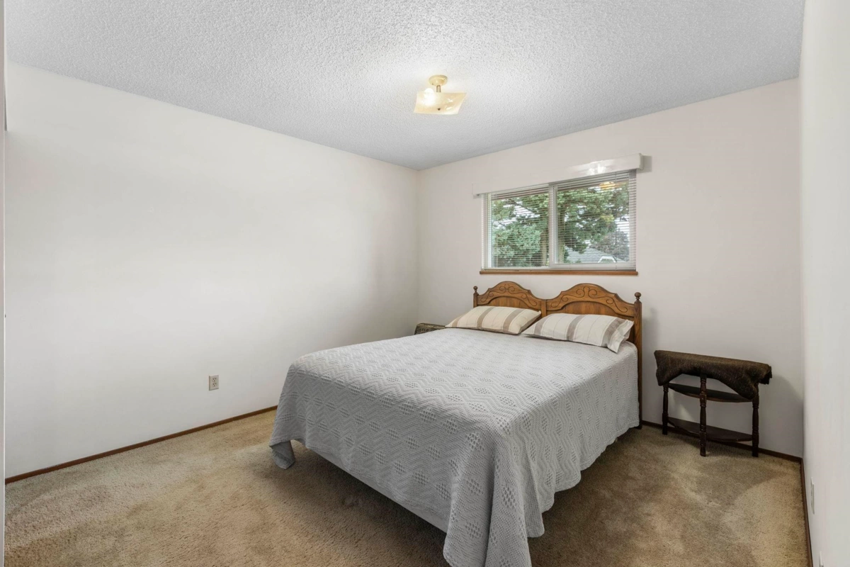 Hallway Photo of 8985 145 Street, Surrey, BC