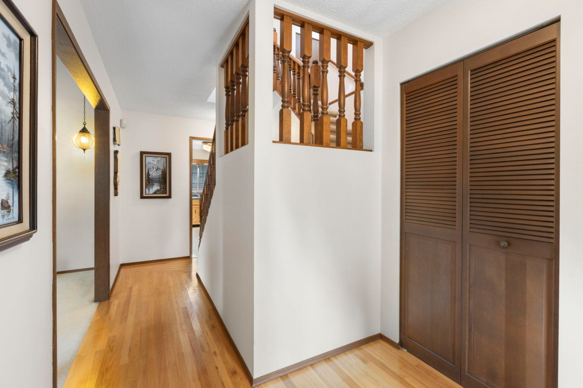 Kitchen Island Photo of 8985 145 Street, Surrey, BC