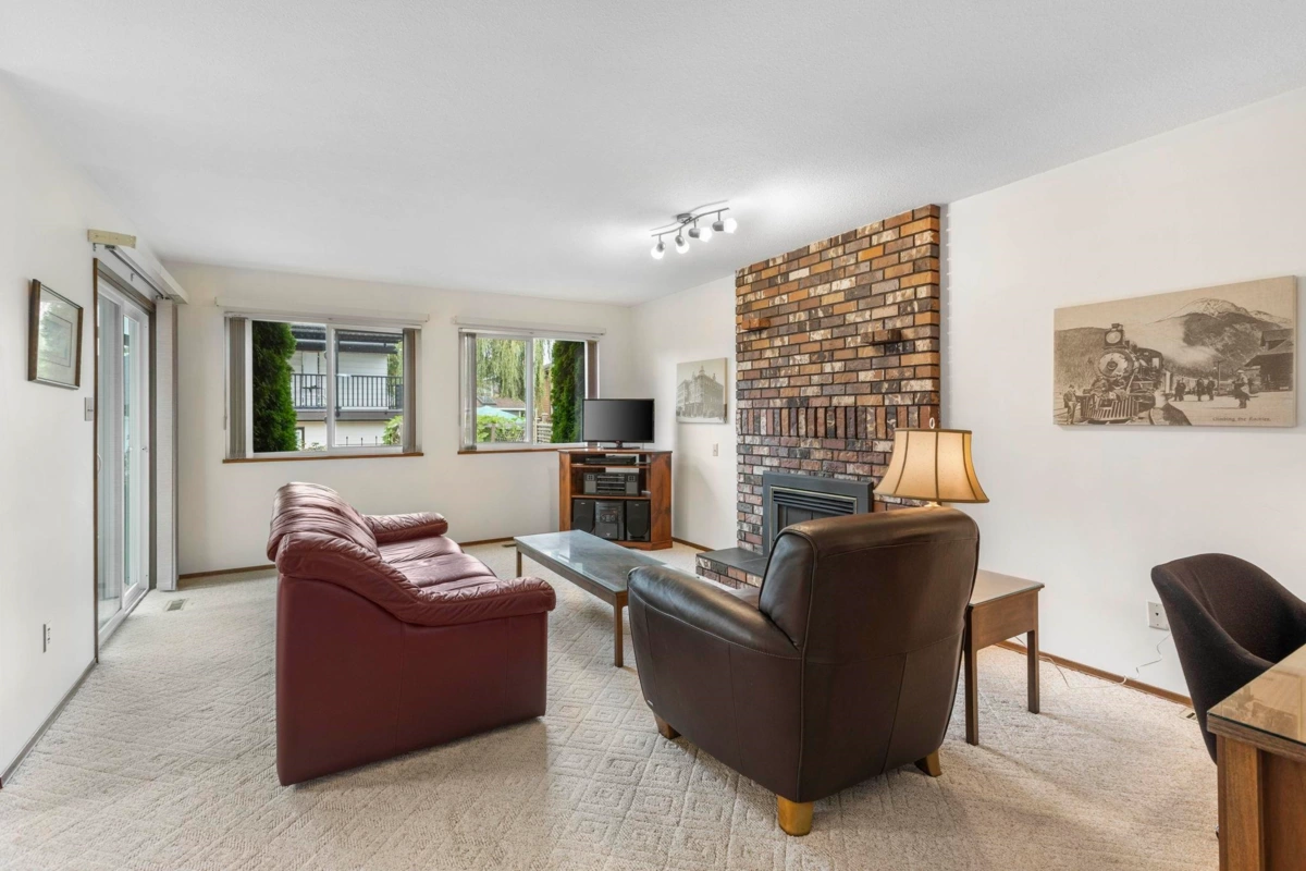 Powder Room Photo of 8985 145 Street, Surrey, BC