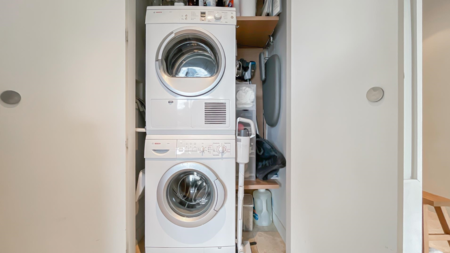 Laundry Room Photo of 2005 838 W Hastings Street, Vancouver, BC