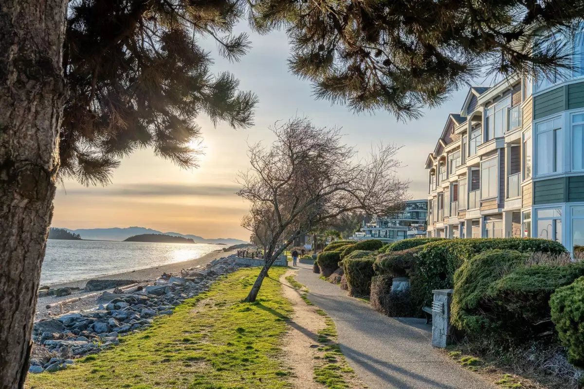 Aerial View of 102 5470 Inlet Avenue, Sechelt, BC