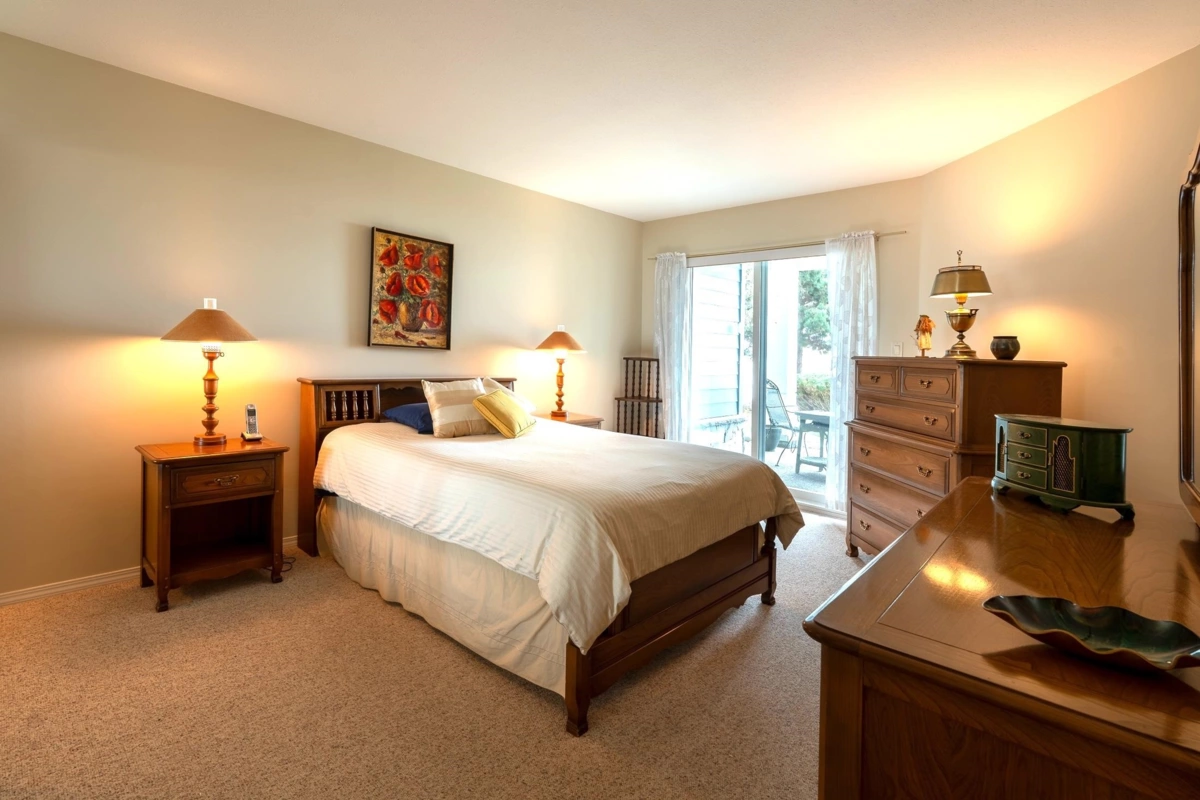 Bedroom 2 Photo of 102 5470 Inlet Avenue, Sechelt, BC