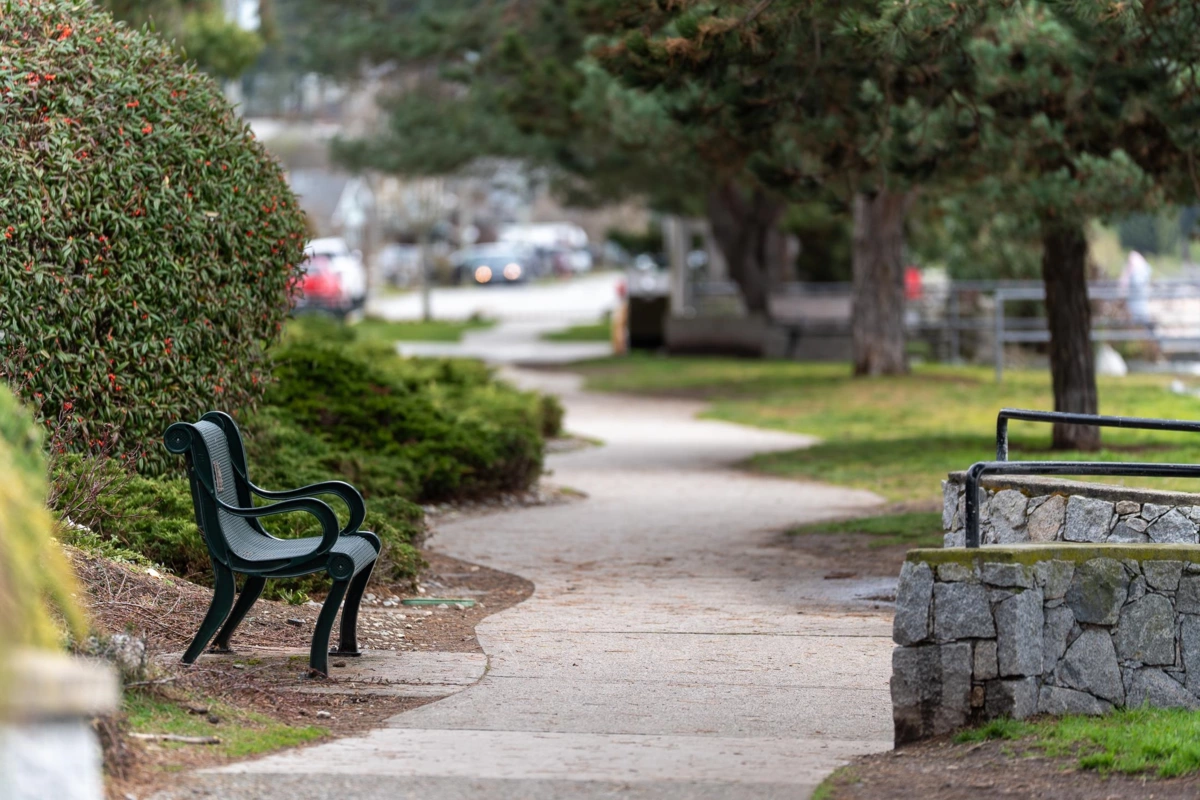 Garden / Landscaping Photo of 102 5470 Inlet Avenue, Sechelt, BC
