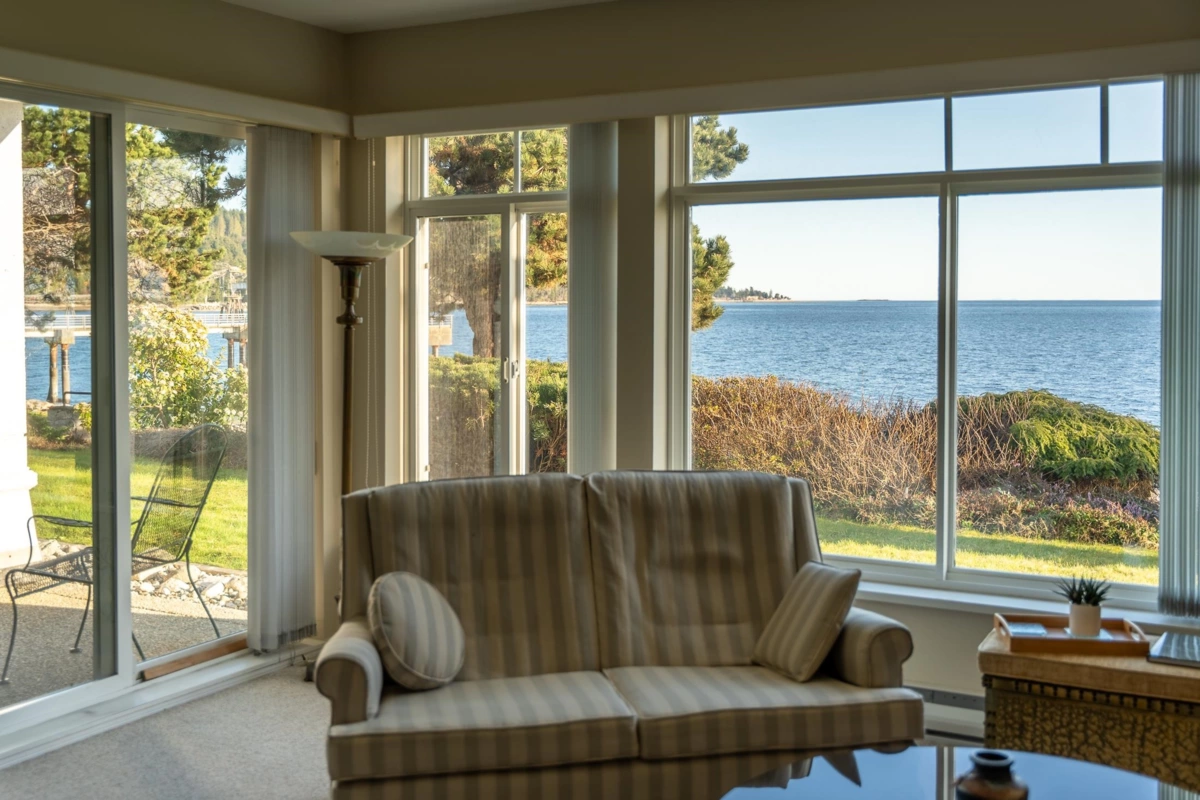Living Room Photo of 102 5470 Inlet Avenue, Sechelt, BC