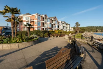102 5470 Inlet Avenue, Sechelt, BC, Sechelt — Apartment/Condo for sale