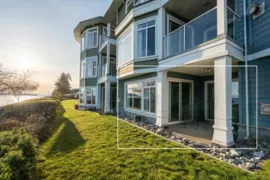 102 5470 Inlet Avenue, Sechelt, BC