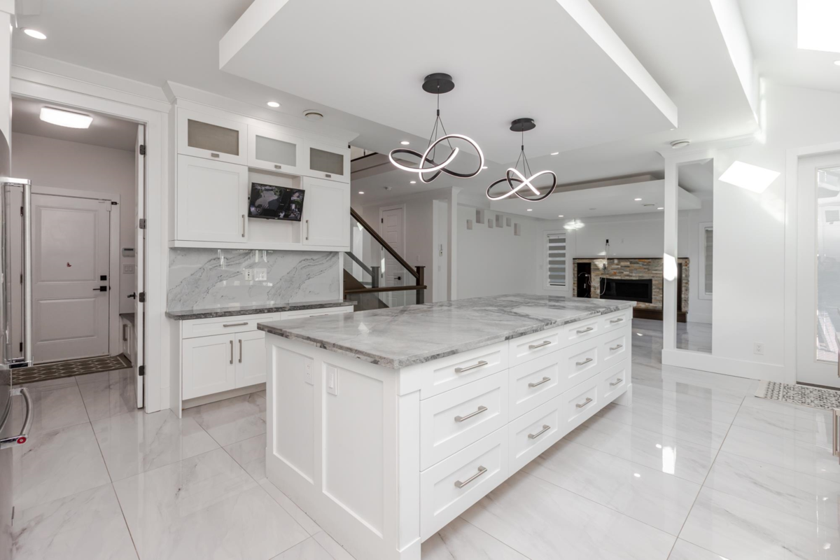 Kitchen Island Photo of 8244 151a Street, Surrey, BC