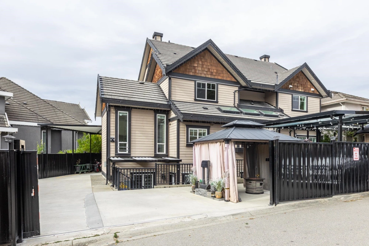 Outdoor Kitchen Photo of 8244 151a Street, Surrey, BC