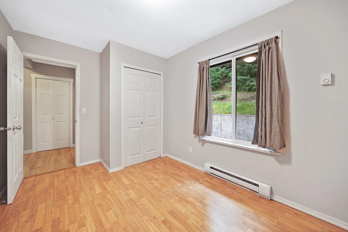 Bedroom 2 Photo of 34898 Laburnum Avenue, Abbotsford, BC