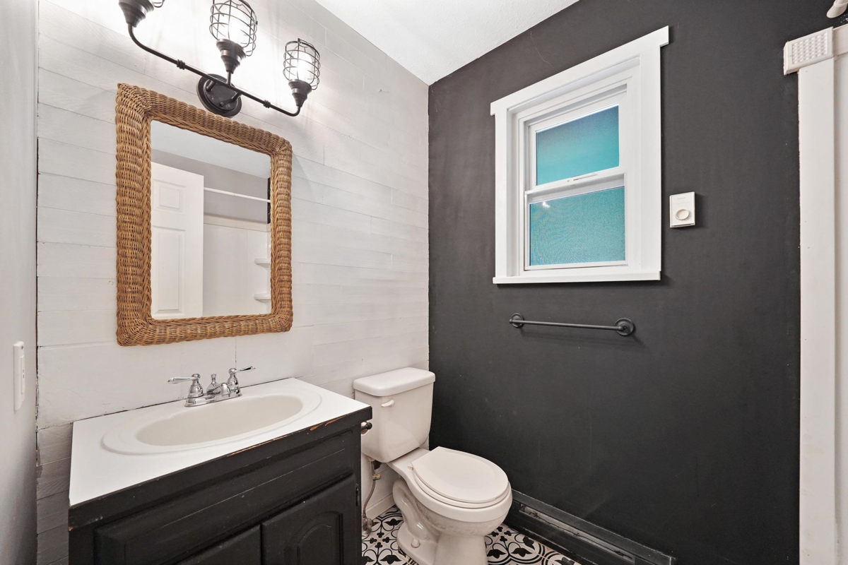 Breakfast Nook Photo of 34898 Laburnum Avenue, Abbotsford, BC