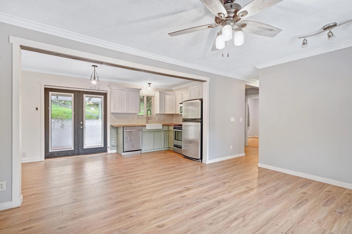 Dining Area Photo of 34898 Laburnum Avenue, Abbotsford, BC