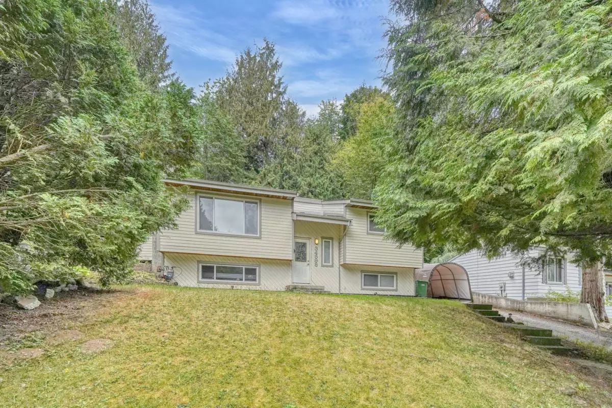 Exterior Front Photo of 34898 Laburnum Avenue, Abbotsford, BC