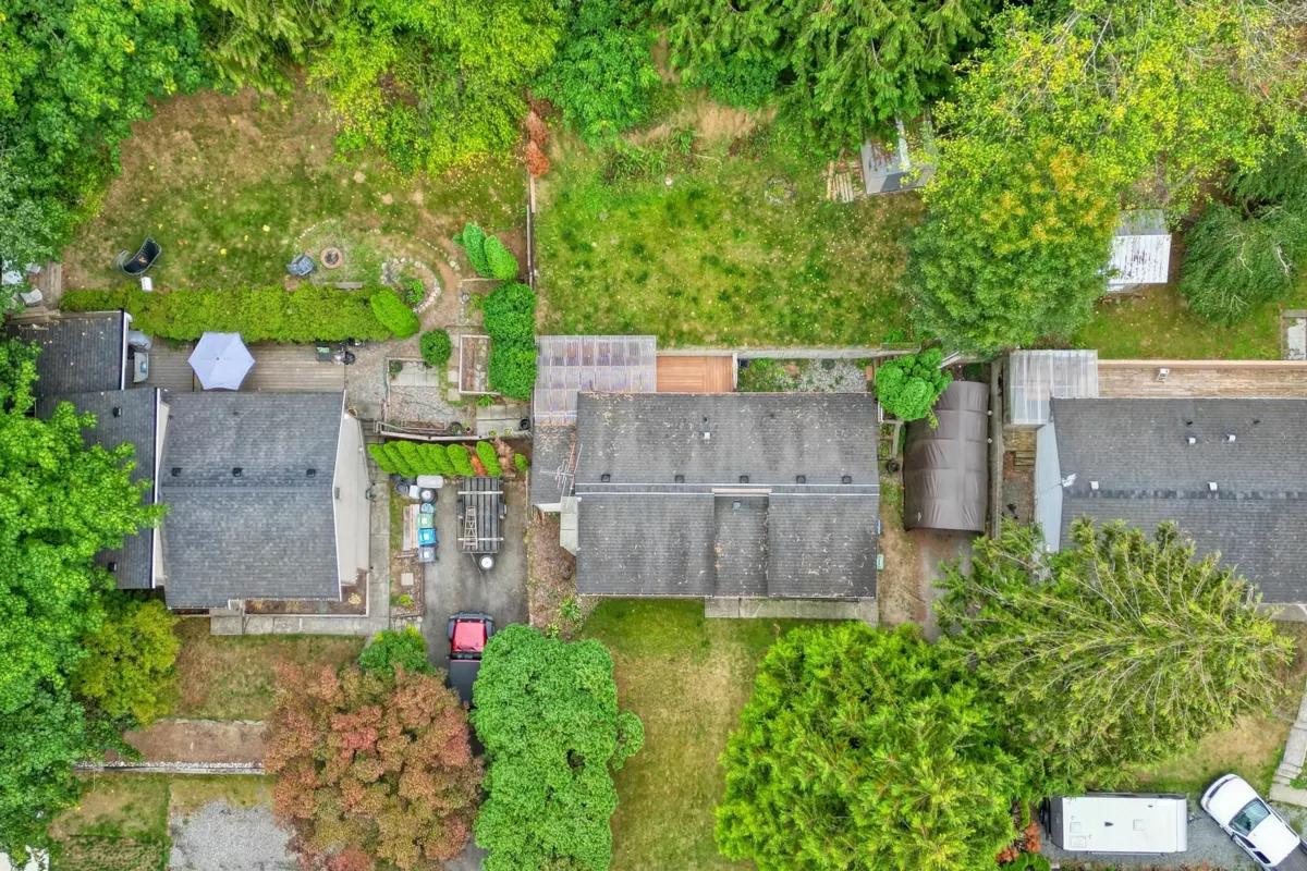 Swimming Pool Photo of 34898 Laburnum Avenue, Abbotsford, BC